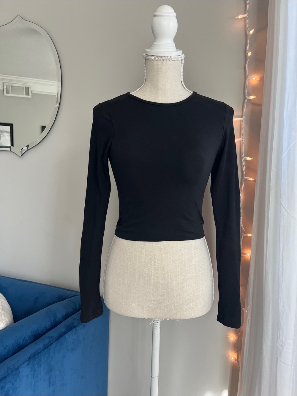 jova love black long sleeve baby tee size small